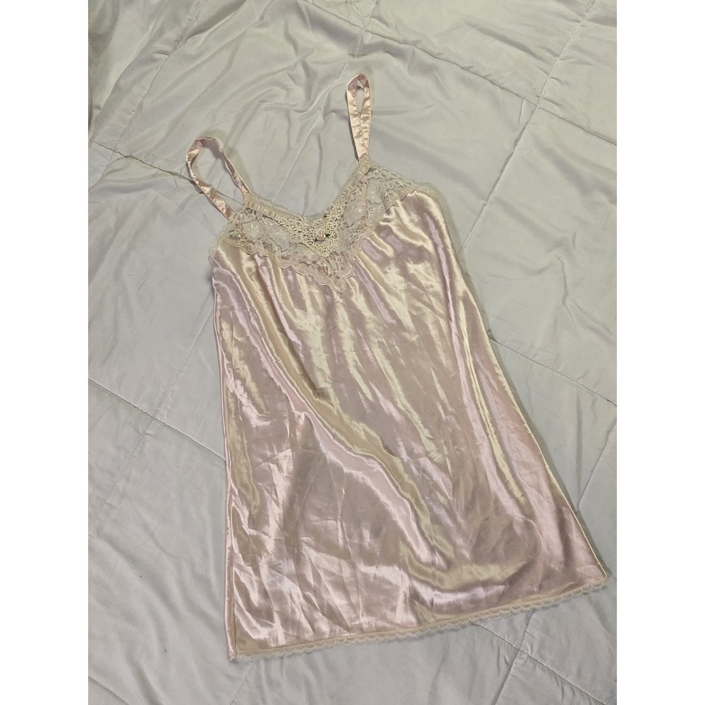 ✨ Vintage Vanity Fair Pink Lace Camisole Size Meduim✨